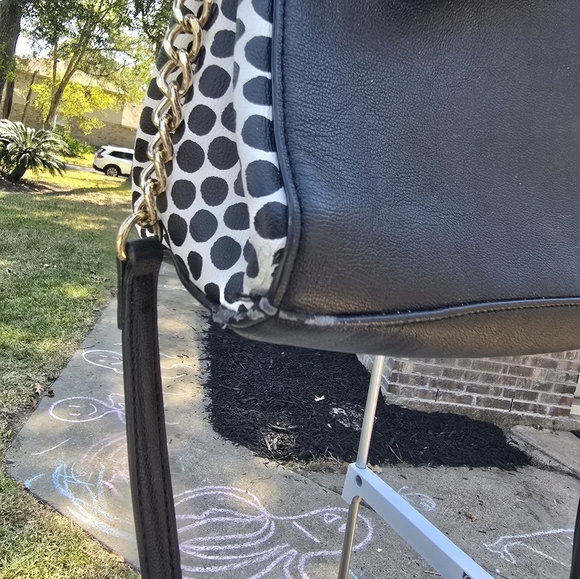 Betsey Johnson Bow Tote - Picture 4 of 11